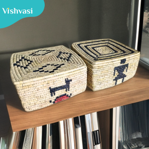 Hand made square gift box with lid of sabai grass and date palm leaf thread
